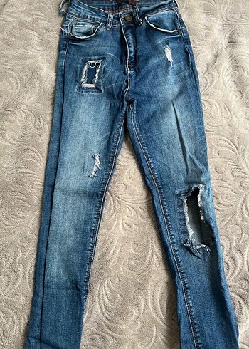 Kadın Mavi Yırtık Dar Kesim Kot Pantolon - Görsel 2