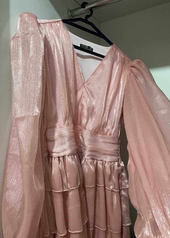 Pembe fırfırlı elbise - Görsel 2