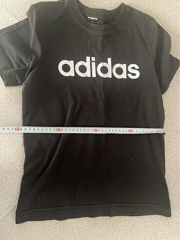7 Yaş Beden Orijinal adidas tişört