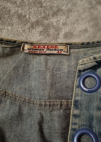 42 Beden Düğmeli Mini Kadın Denim Ceket