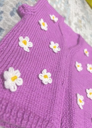 Çiçek Nakışlı Mor Kız Örgü Süveter - Görsel 2