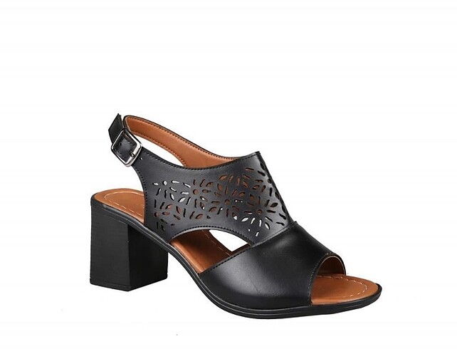 Yazlık yopuklu sandalet