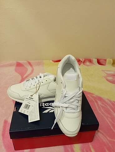 Reebok 39 numara etiketli