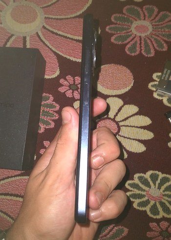 Siyah Android Telefon - Görsel 3