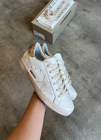 GOLDEN GOOSE DELUXE 