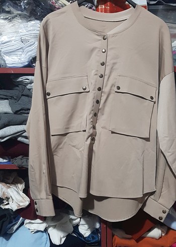 Düğmeli Bej Kadın Uzun Kollu Salaş Gömlek - Görsel 2