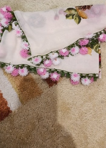 Armine Pembe Cicekli Romantik Sal