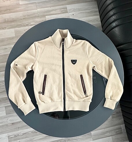 Louis Vuitton takim ust