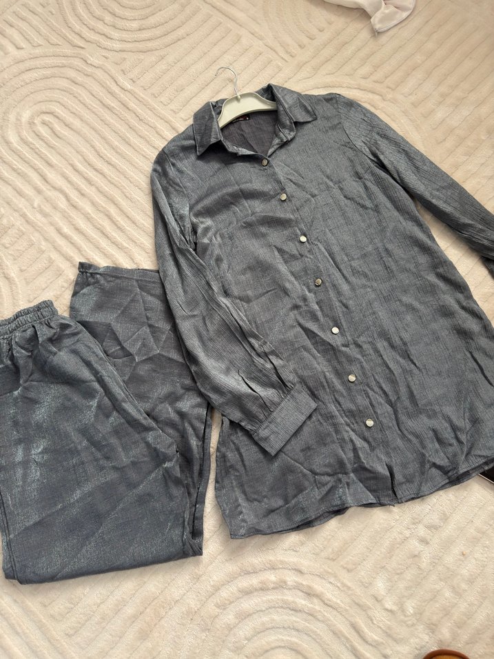 Gri parlak simli takım - Görsel 3