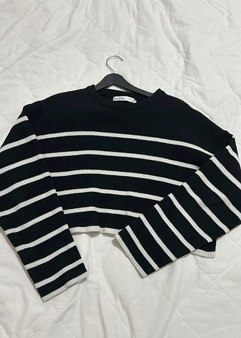 Bershka Siyah Beyaz Çizgili Triko Kadın Kazak - Görsel 2