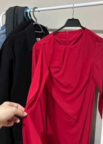 Kırmızı Uzun Drapeli Kadın Elbise - Görsel 3