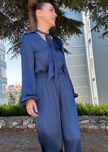 Mango Mavi İpek Görünümlü Bağlamalı Yaka Kadın Tulum - Görsel 6