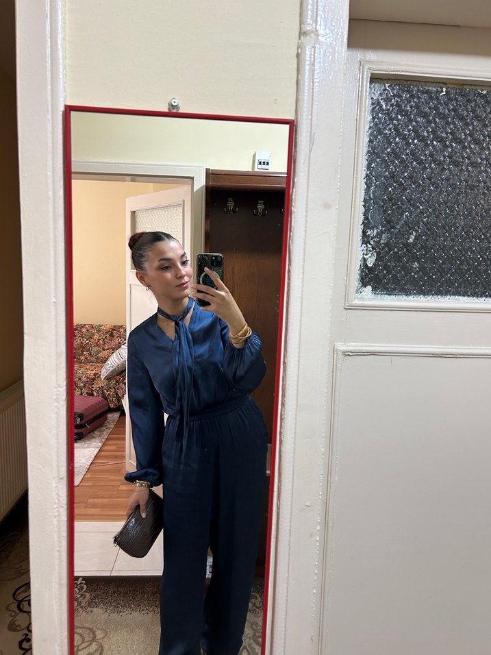 Mango Mavi İpek Görünümlü Bağlamalı Yaka Kadın Tulum - Görsel 5