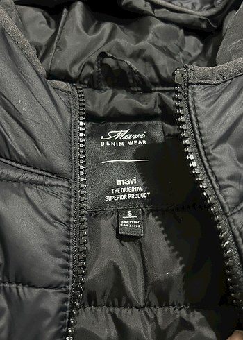 Siyah Kapüşonlu Kadın Kışlık Mont - Görsel 4