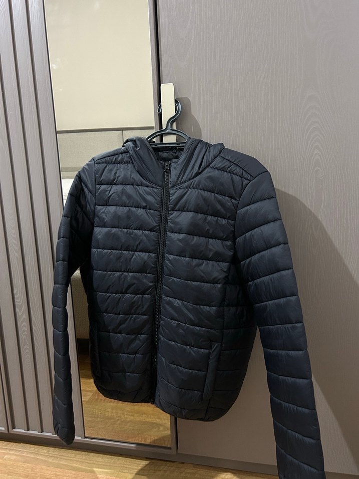 Siyah Kapüşonlu Kadın Kışlık Mont - Görsel 3