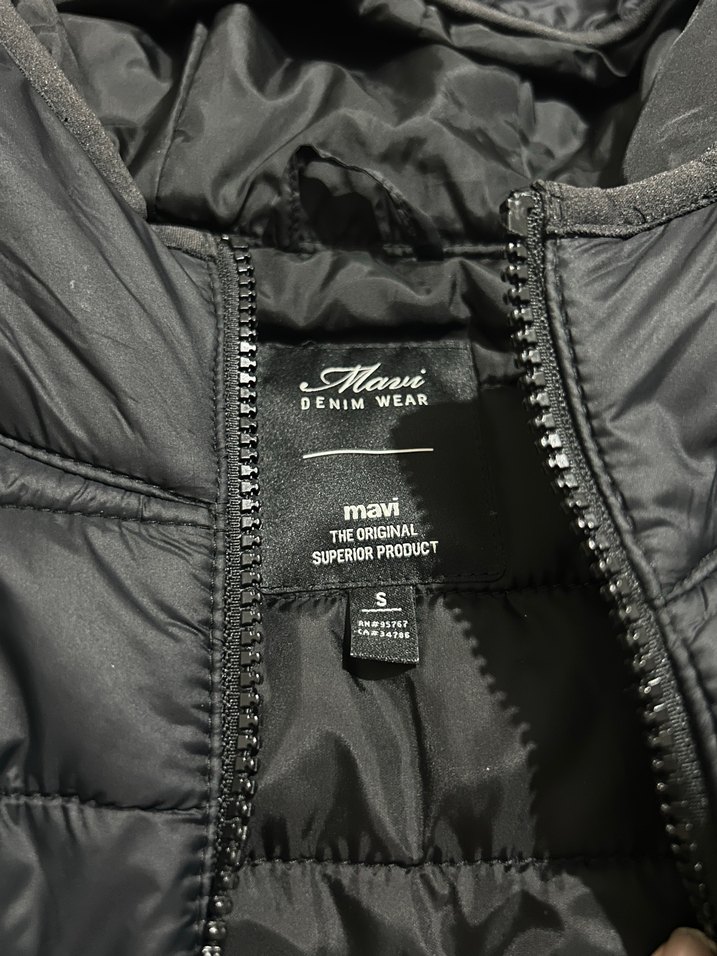 Siyah Kapüşonlu Kadın Kışlık Mont - Görsel 4