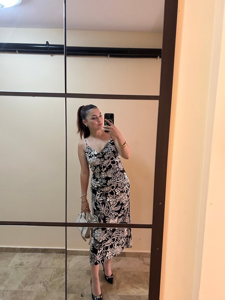 H&M Siyah Çiçekli Elbise - Görsel 2