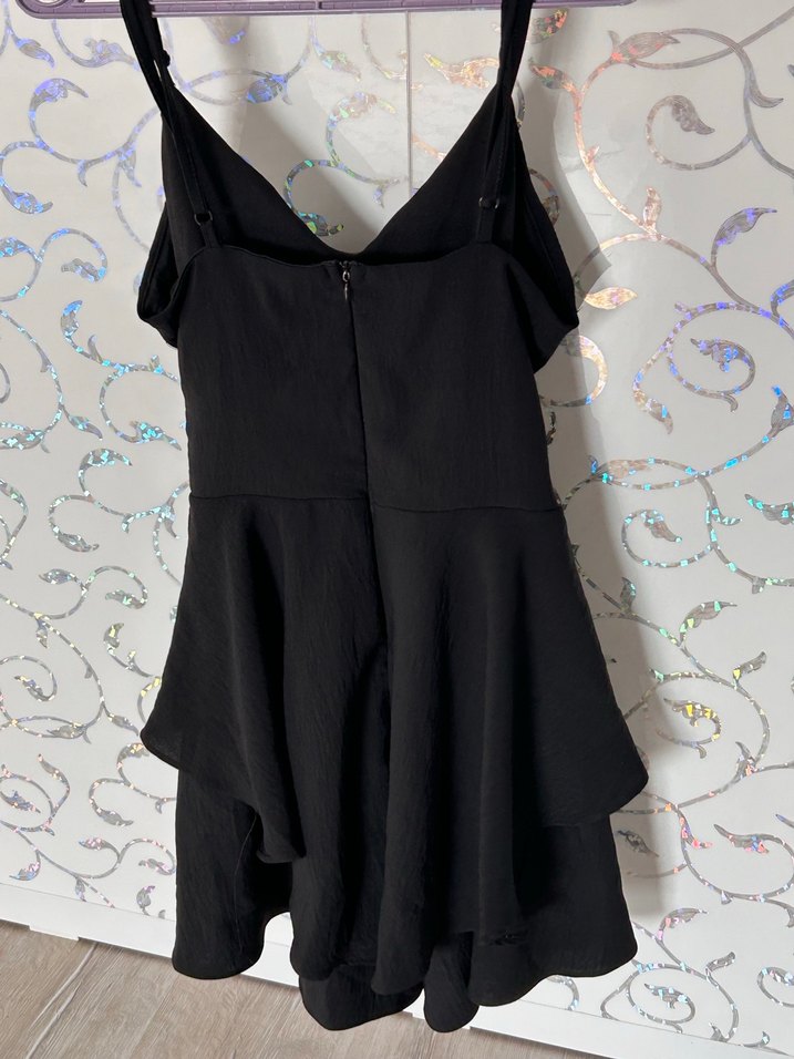 Askılı, Dökümlü Siyah elbise görünümlü tulum - Görsel 4