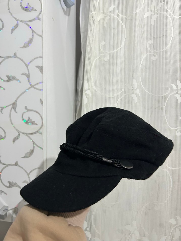 Düğmeli Siyah Yün Kadın Şapka - Görsel 2