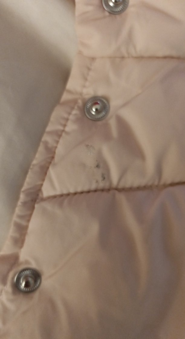 Bej Düğmeli Kız Yeleği - Görsel 3