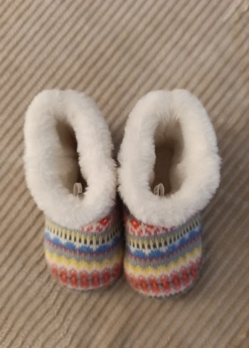 Çok Renkli Örgü Kız Çocuk Ev Terliği - Görsel 3