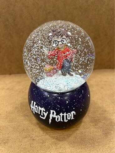Harry Potter Büyük Boy Işıklı Müzikli Kar Püskürtmeli Kar Küresi