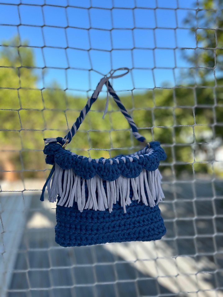 Püsküllü Mavi Örgü Kadın Çanta - Görsel 2