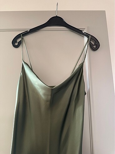 Zara Zara Yeşil tek kol detaylı elbise