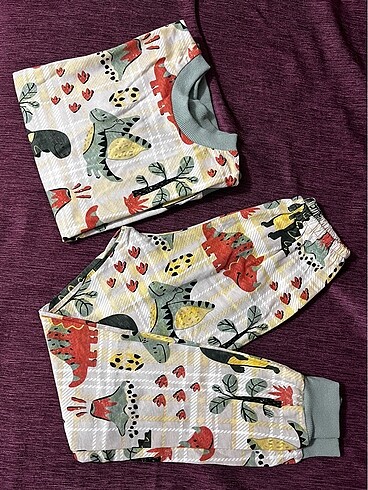 Mevsimlik erkek çocuk pijama takımı