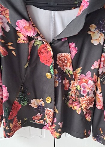 Çiçek Desenli Düğmeli Kadın Blazer - Görsel 2