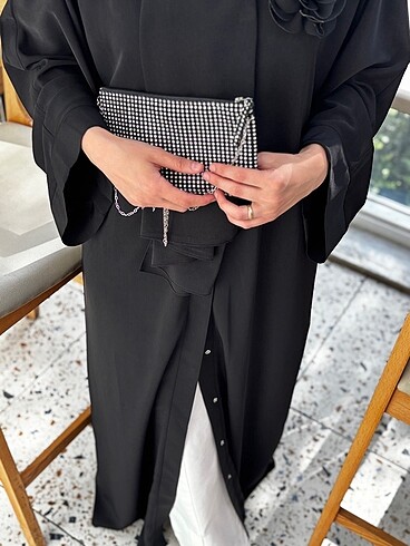 Gül Detay Düz model abaya - Görsel 6