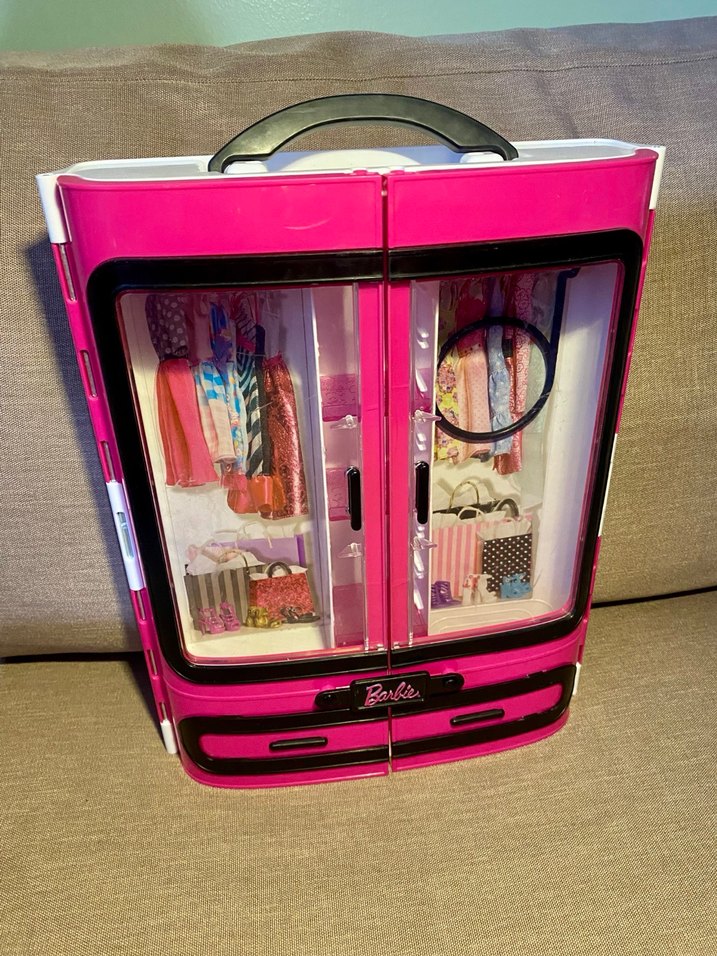 Üç askılı Barbie gardrop - Görsel 4