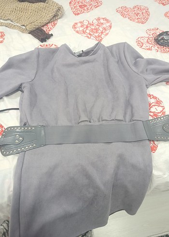 Gri Süet Kemerli Mini Elbise Eiketli Kullanılmadı - Görsel 5