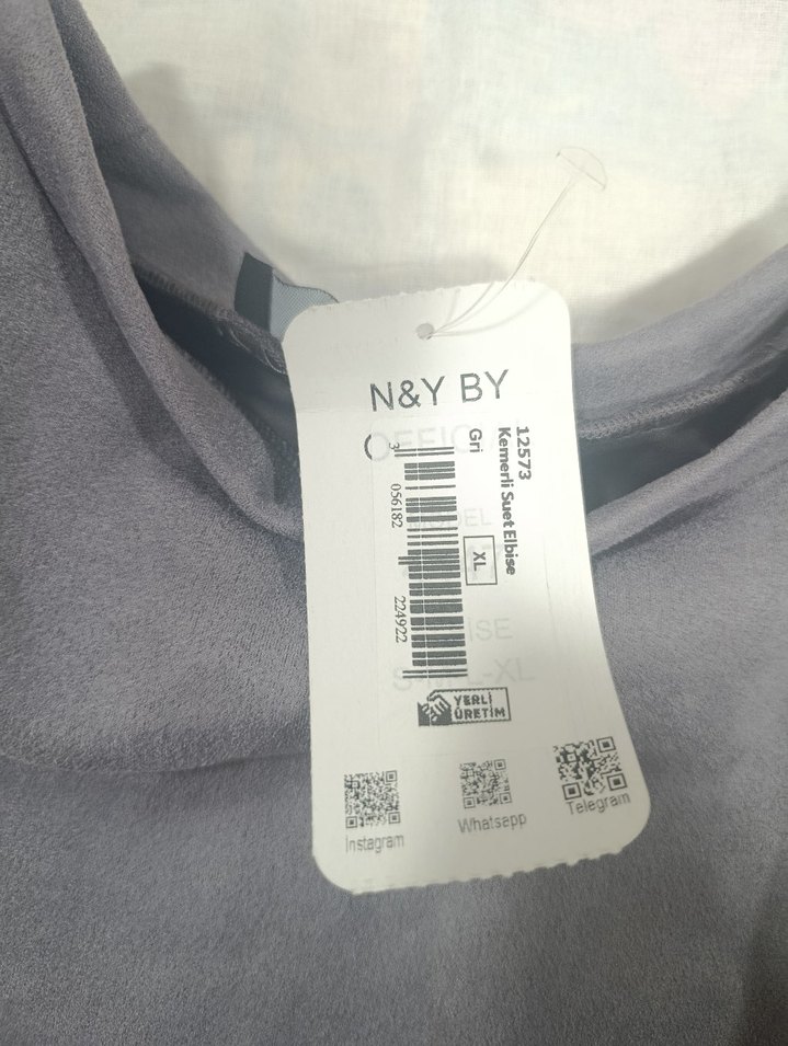 Gri Süet Kemerli Mini Elbise Eiketli Kullanılmadı - Görsel 3