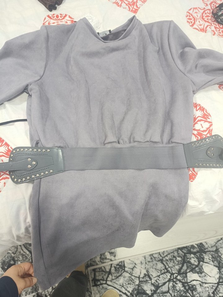 Gri Süet Kemerli Mini Elbise Eiketli Kullanılmadı - Görsel 4