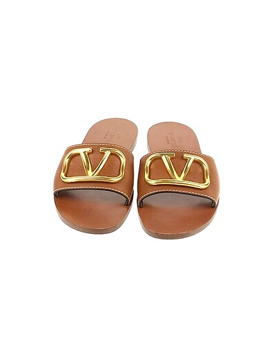 37 Beden Valentino Terlik %70 İndirimli.