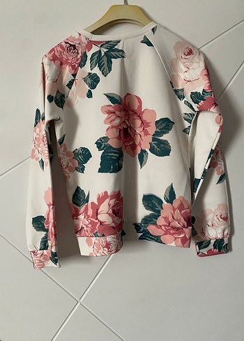 Diğer Çiçek Desenli Beyaz Kadın Sweatshirt
