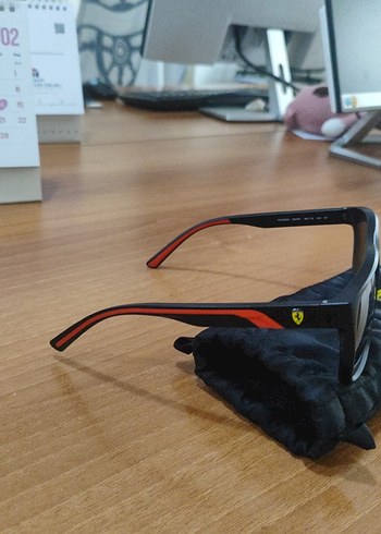 Erkek  siyah Kırmızı Minimalist Gözlük - Görsel 3