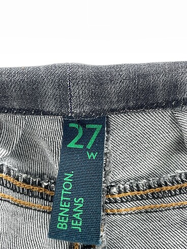 27 Beden gri Renk Benetton Jean / Kot %70 İndirimli.