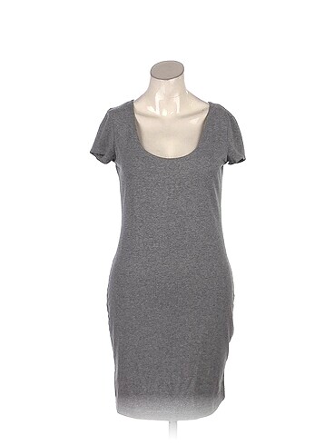 PreLoved Kısa Elbise %70 İndirimli.