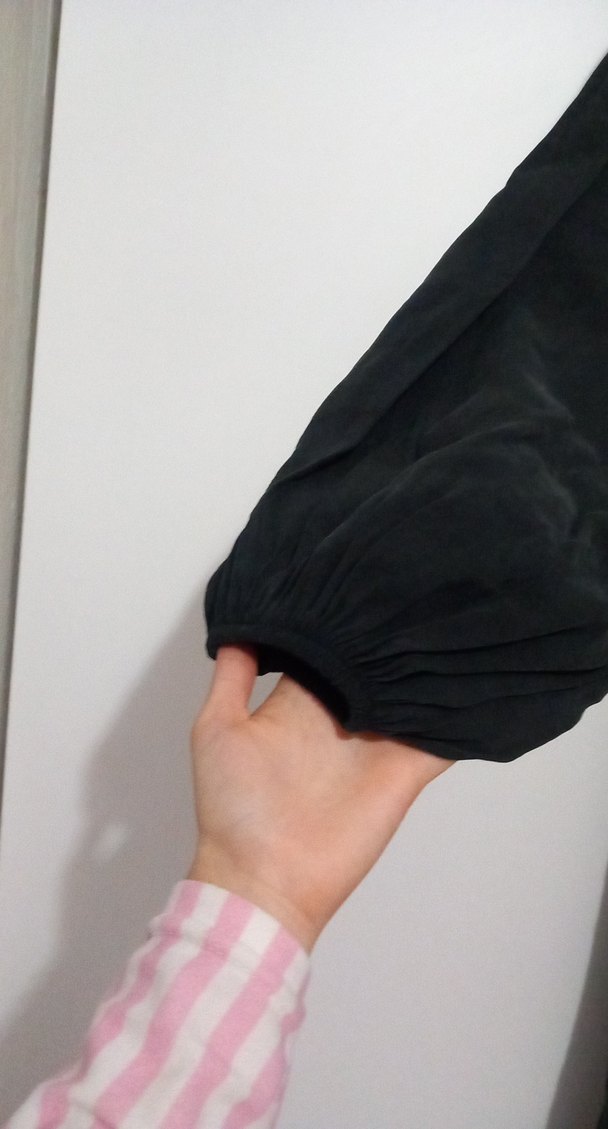 Uzun Siyah Keten V Yaka Elbise - Görsel 3