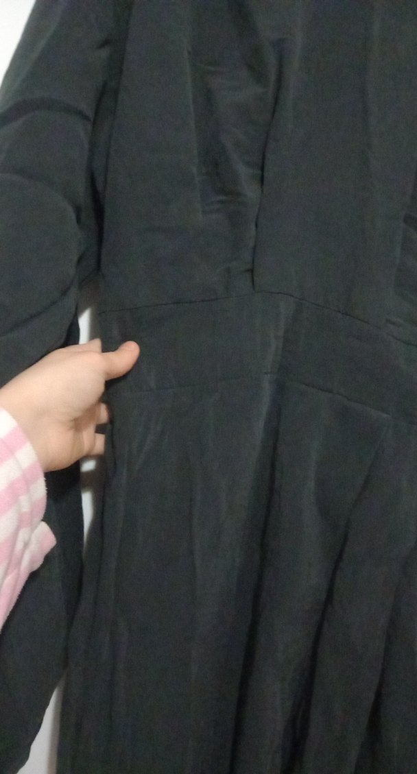 Uzun Siyah Keten V Yaka Elbise - Görsel 2