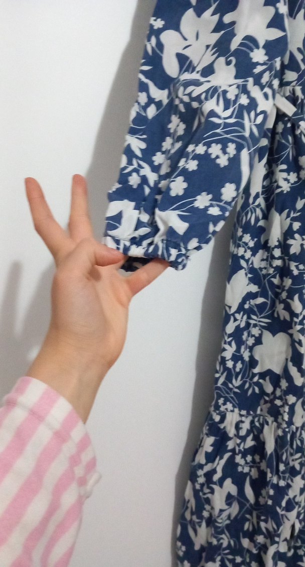 Uzun Kollu Lacivert Desenli Uzun Elbise - Görsel 2