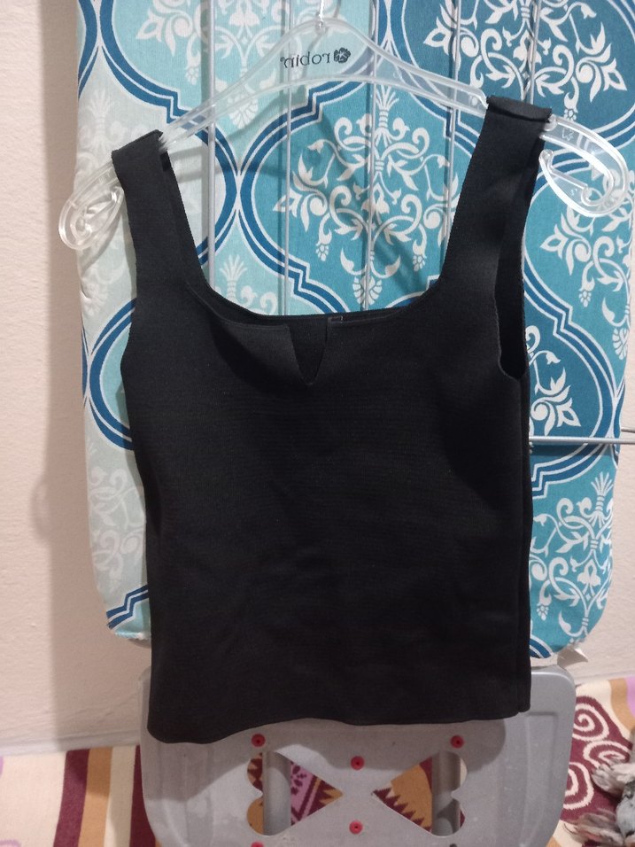 Siyah V Yaka Fermuarlı Kadın Atlet - Görsel 2