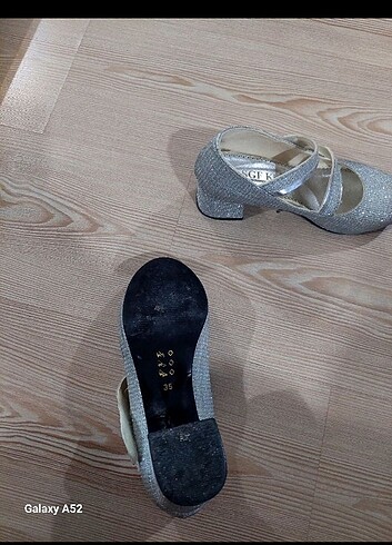 Işıltılı ayakkabı - Görsel 3