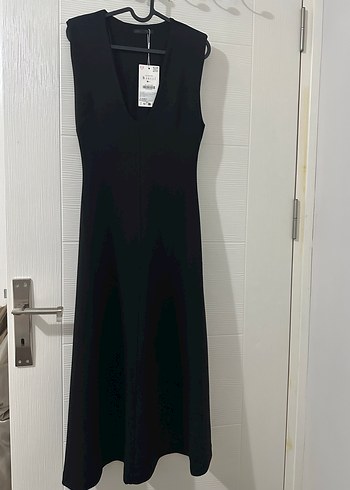 Siyah V Yakalı Uzun Kadın Elbise - Görsel 3