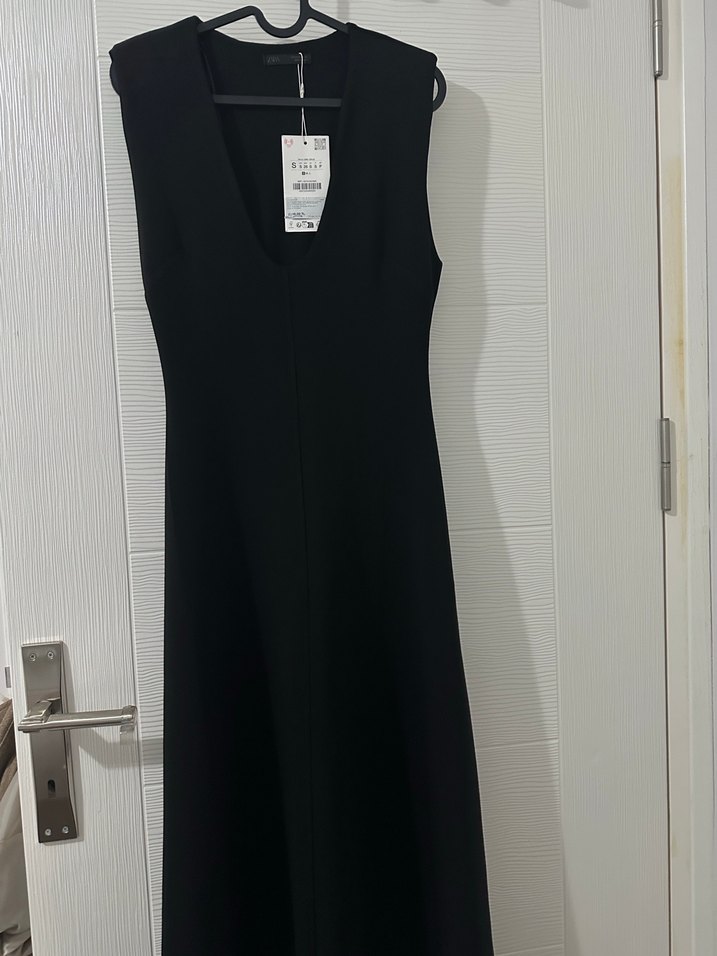 Siyah V Yakalı Uzun Kadın Elbise - Görsel 2