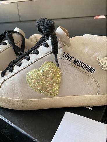 39 Beden Moschino Ayakkabı