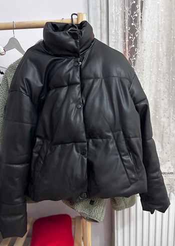 Zara Düğmeli Siyah Deri Kadın Kışlık deri mont