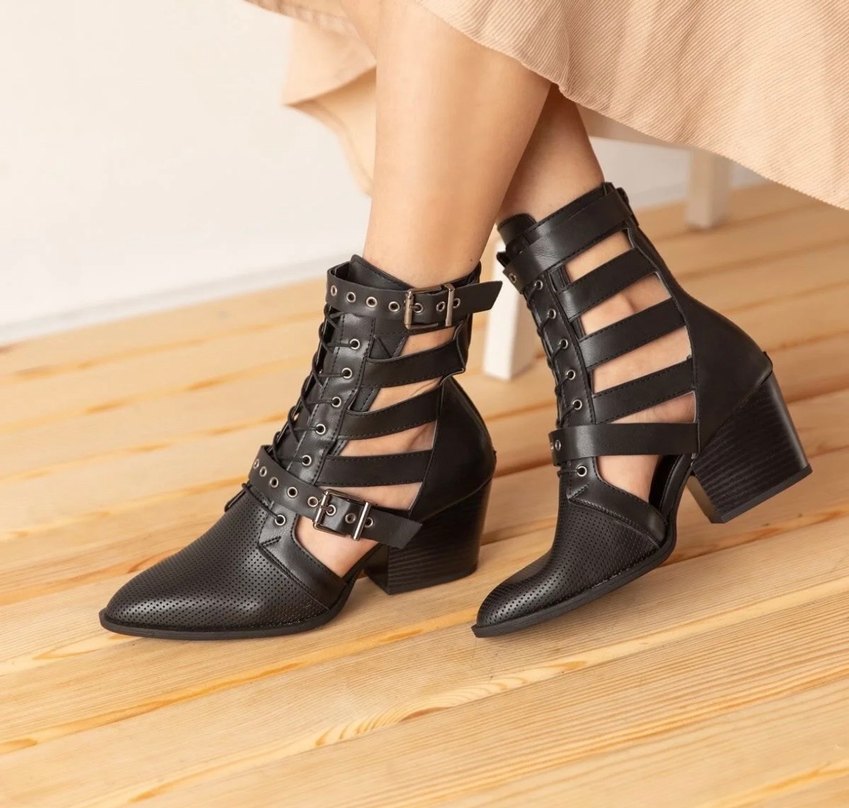 Tokalı Siyah Deri Kadın Bot - Görsel 3